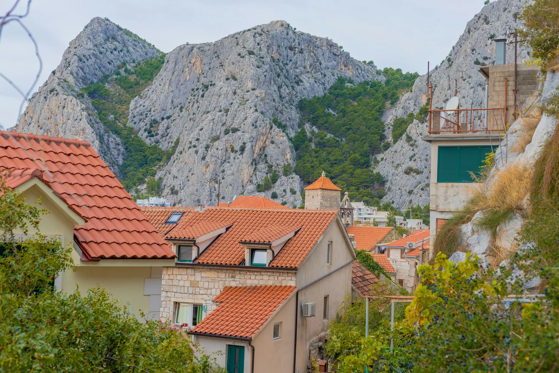 Dramatic cliffs rising above Omiš town